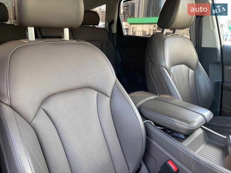 Позашляховик / Кросовер Audi SQ7 2017 в Києві