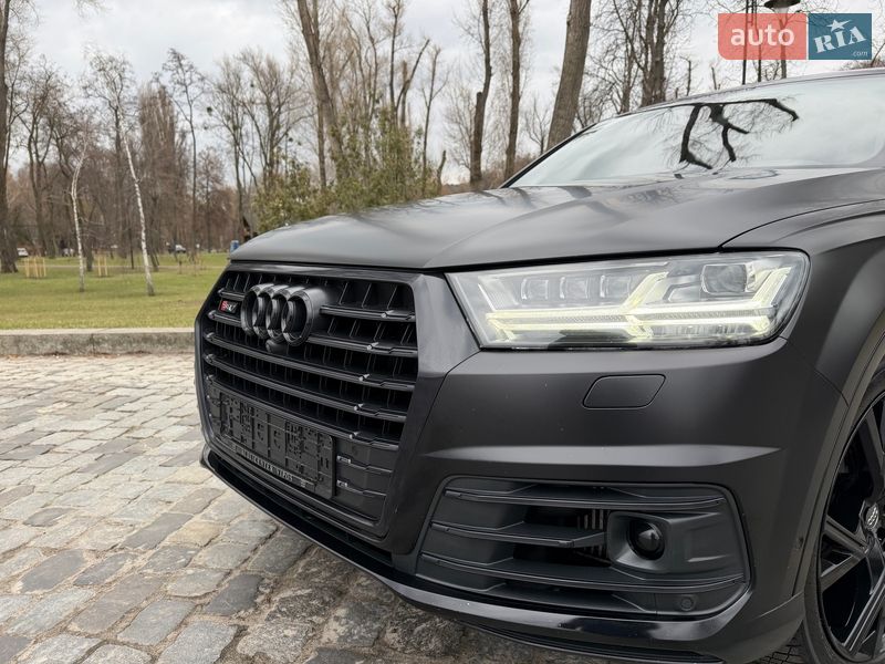 Внедорожник / Кроссовер Audi SQ7 2018 в Киеве
