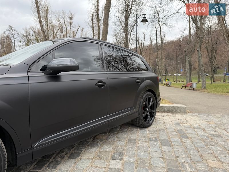 Внедорожник / Кроссовер Audi SQ7 2018 в Киеве