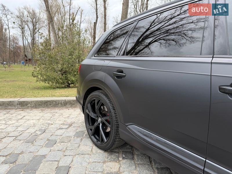 Внедорожник / Кроссовер Audi SQ7 2018 в Киеве