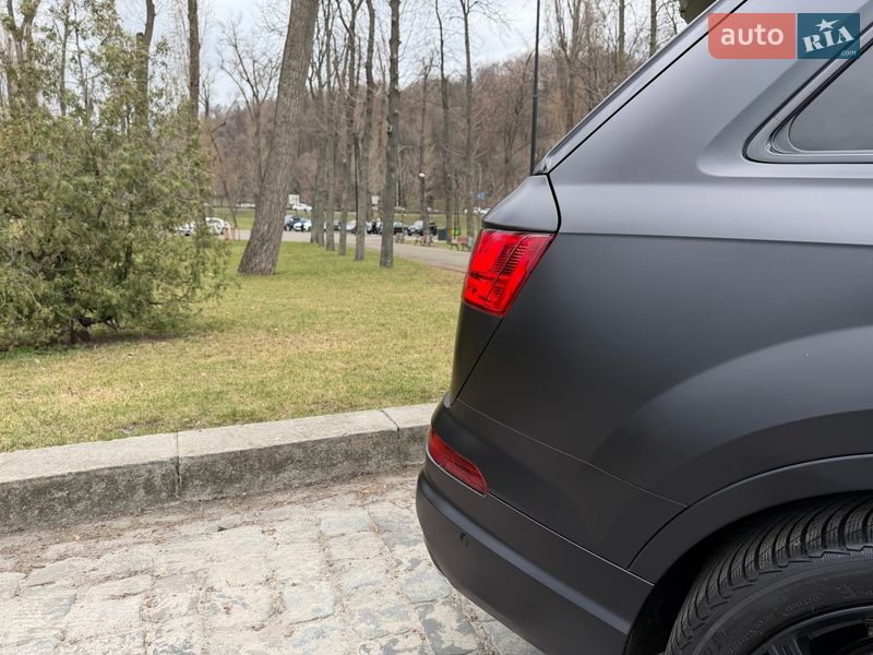 Внедорожник / Кроссовер Audi SQ7 2018 в Киеве
