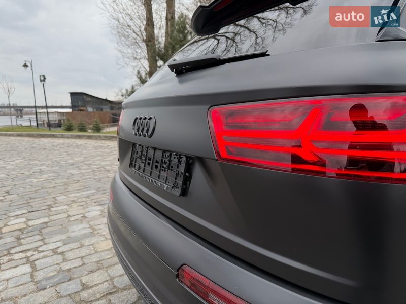 Внедорожник / Кроссовер Audi SQ7 2018 в Киеве