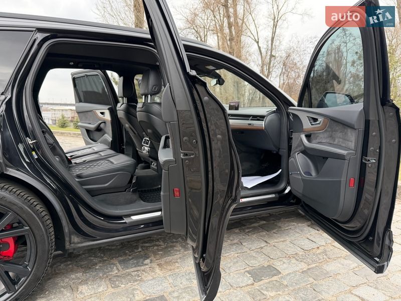 Внедорожник / Кроссовер Audi SQ7 2018 в Киеве