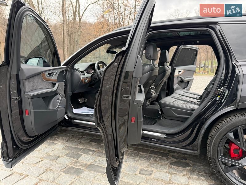 Внедорожник / Кроссовер Audi SQ7 2018 в Киеве