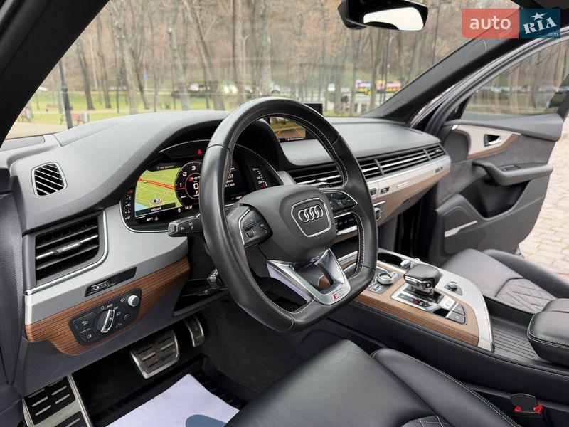 Внедорожник / Кроссовер Audi SQ7 2018 в Киеве