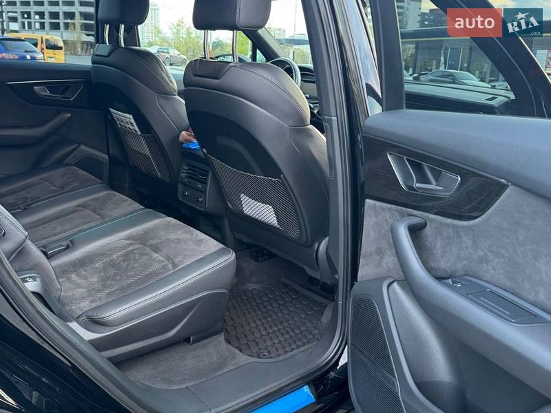 Позашляховик / Кросовер Audi SQ7 2021 в Дніпрі фото 16 Позашляховик / Кросовер Audi SQ7 2021 в Дніпрі