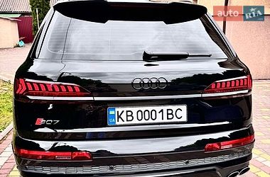 Внедорожник / Кроссовер Audi SQ7 2021 в Баре