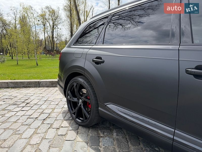 Внедорожник / Кроссовер Audi SQ7 2018 в Киеве