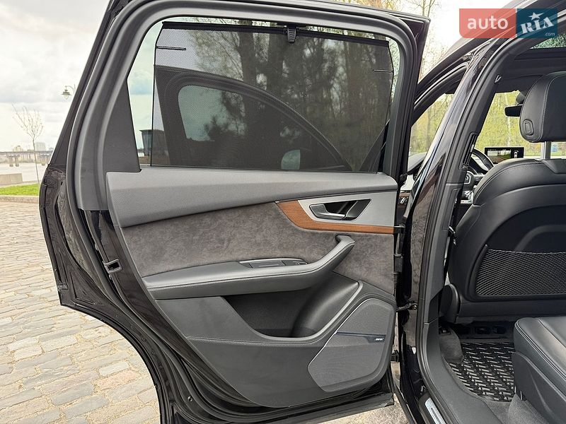 Внедорожник / Кроссовер Audi SQ7 2018 в Киеве