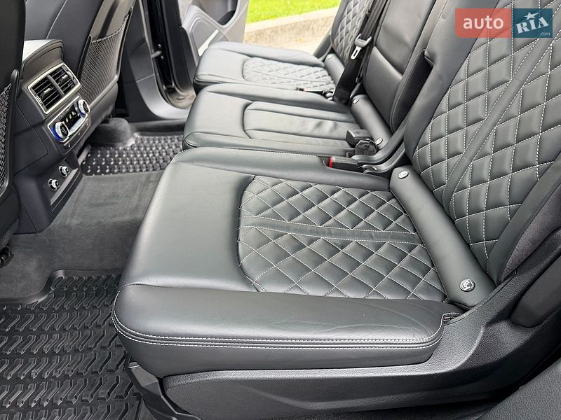 Внедорожник / Кроссовер Audi SQ7 2018 в Киеве