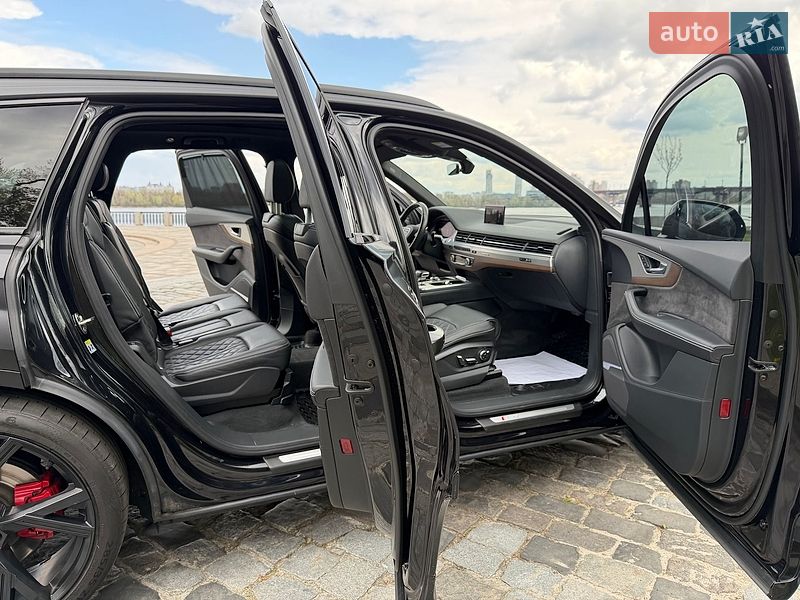 Внедорожник / Кроссовер Audi SQ7 2018 в Киеве
