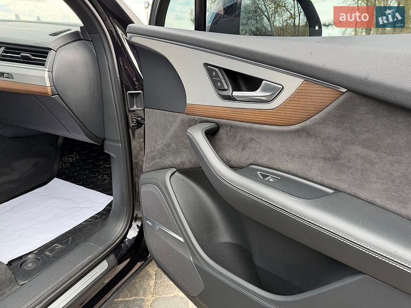 Внедорожник / Кроссовер Audi SQ7 2018 в Киеве