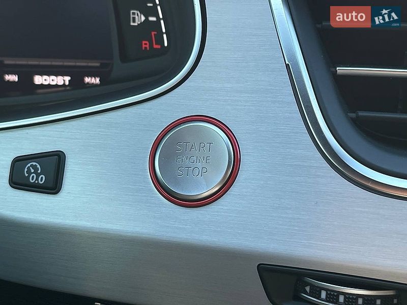 Внедорожник / Кроссовер Audi SQ7 2018 в Киеве