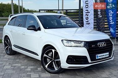 Внедорожник / Кроссовер Audi SQ7 2017 в Ровно