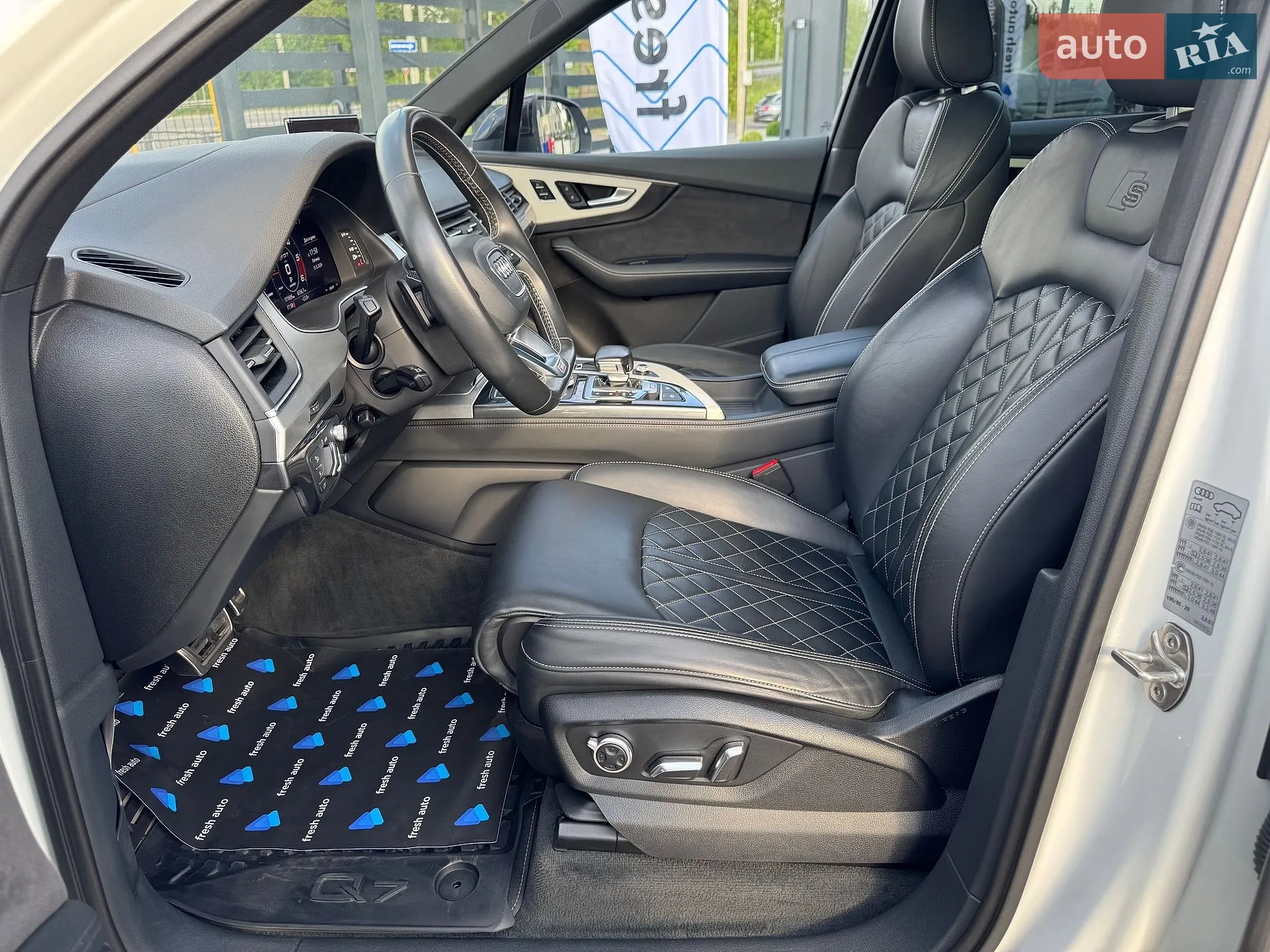 2017 Audi SQ7 - мініатюра 16