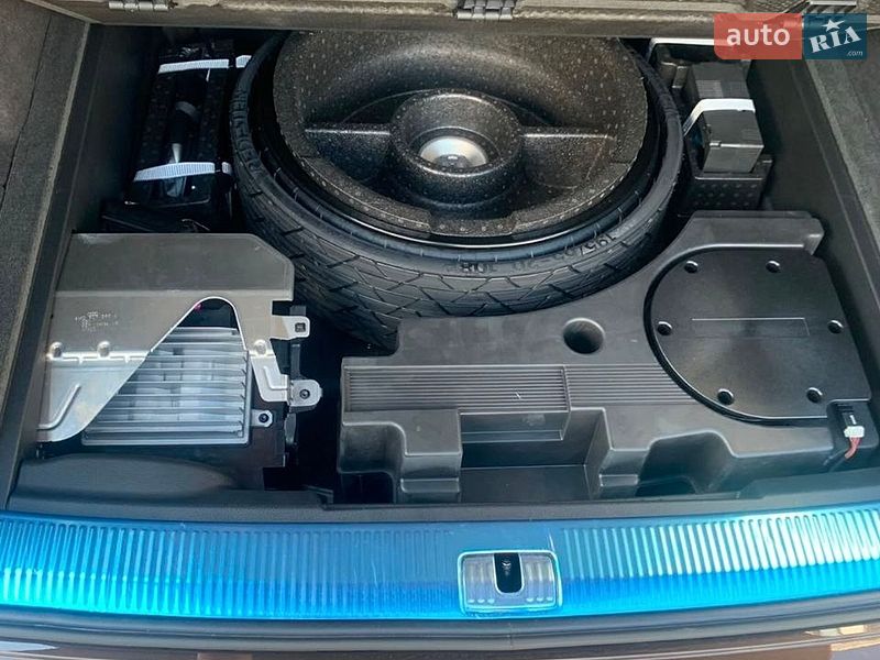 Внедорожник / Кроссовер Audi SQ7 2024 в Днепре