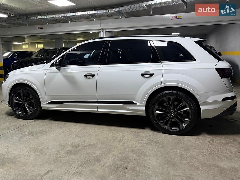 Позашляховик / Кросовер Audi SQ7 2024 в Києві