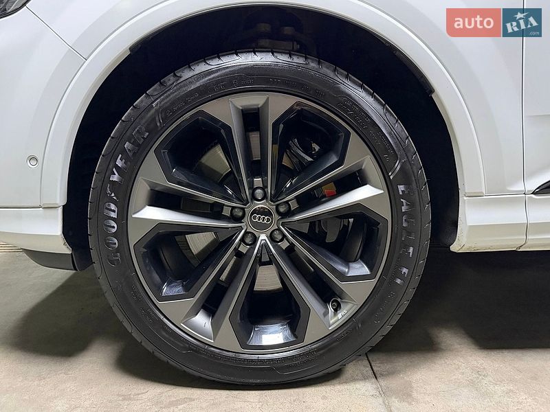 Позашляховик / Кросовер Audi SQ7 2024 в Києві