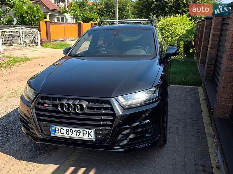 Audi SQ7, photos from the listing