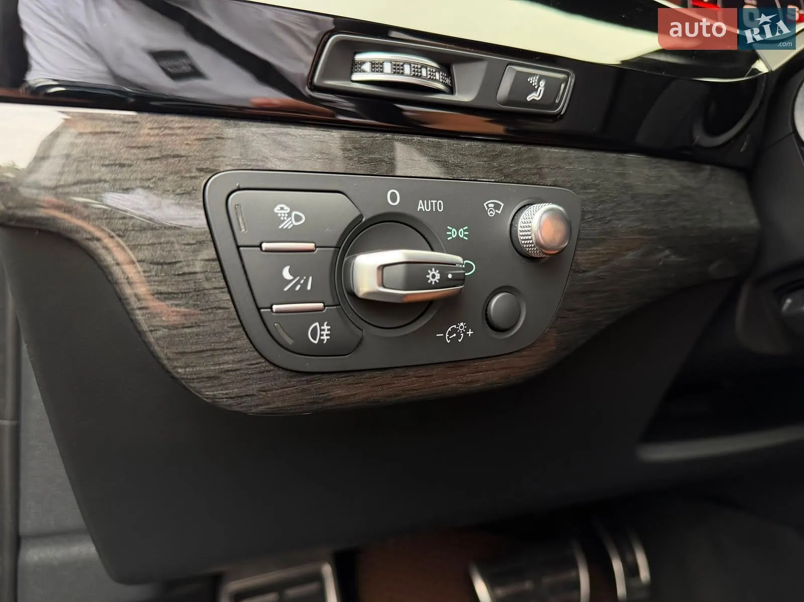 2018 Audi SQ7 - мініатюра 18