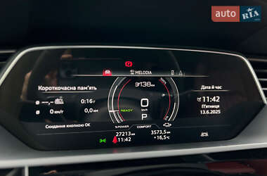 Позашляховик / Кросовер Audi SQ8 e-tron 2023 в 