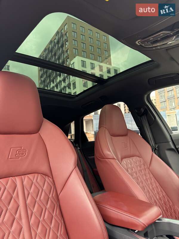 Внедорожник / Кроссовер Audi SQ8 e-tron 2023 в Киеве