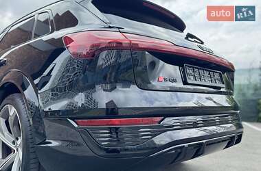 Внедорожник / Кроссовер Audi SQ8 e-tron 2023 в 
