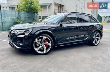 Внедорожник / Кроссовер Audi SQ8 e-tron 2023 в 