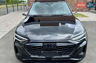 Внедорожник / Кроссовер Audi SQ8 e-tron 2023 в 