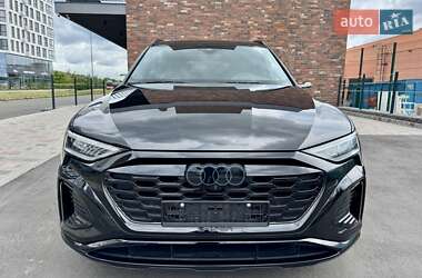 Внедорожник / Кроссовер Audi SQ8 e-tron 2023 в 