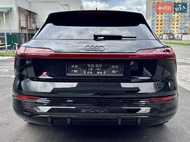 Внедорожник / Кроссовер Audi SQ8 e-tron 2023 в Киеве
