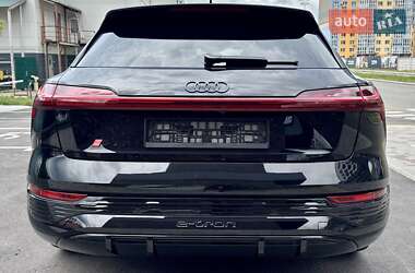 Внедорожник / Кроссовер Audi SQ8 e-tron 2023 в 