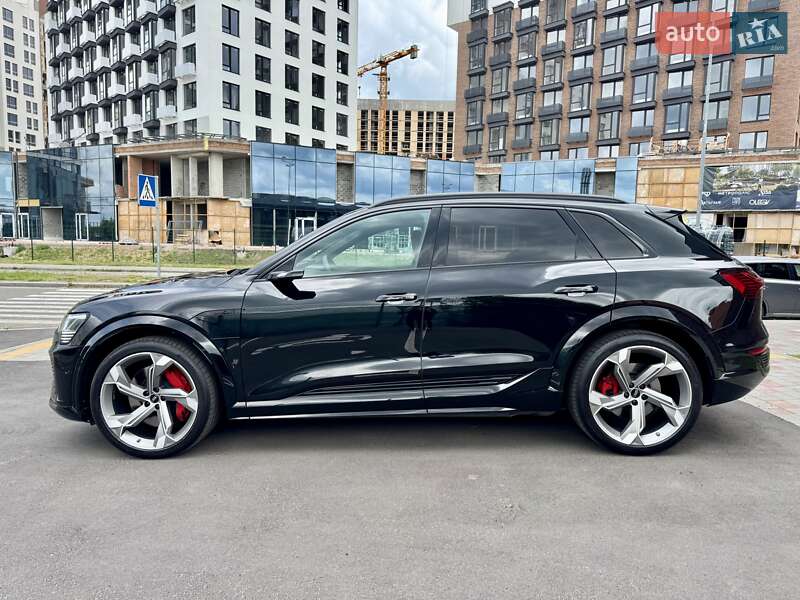 Внедорожник / Кроссовер Audi SQ8 e-tron 2023 в Киеве
