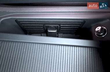 Внедорожник / Кроссовер Audi SQ8 e-tron 2023 в 