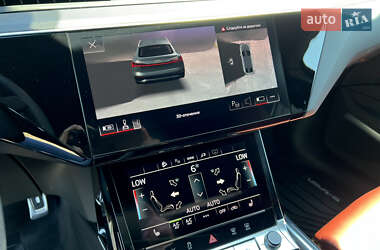 Внедорожник / Кроссовер Audi SQ8 e-tron 2023 в 