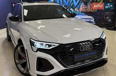 Внедорожник / Кроссовер Audi SQ8 e-tron 2023 в 