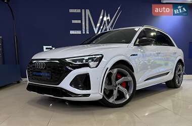Внедорожник / Кроссовер Audi SQ8 e-tron 2023 в 