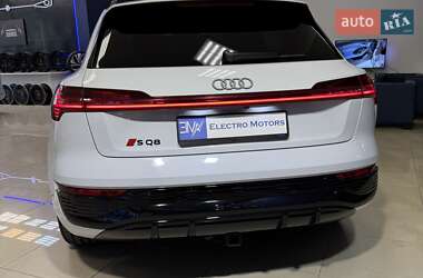 Внедорожник / Кроссовер Audi SQ8 e-tron 2023 в 