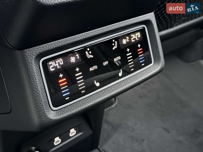 Внедорожник / Кроссовер Audi SQ8 e-tron 2023 в Киеве