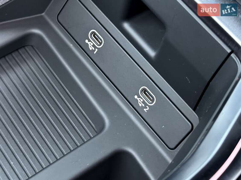 Внедорожник / Кроссовер Audi SQ8 e-tron 2023 в Киеве