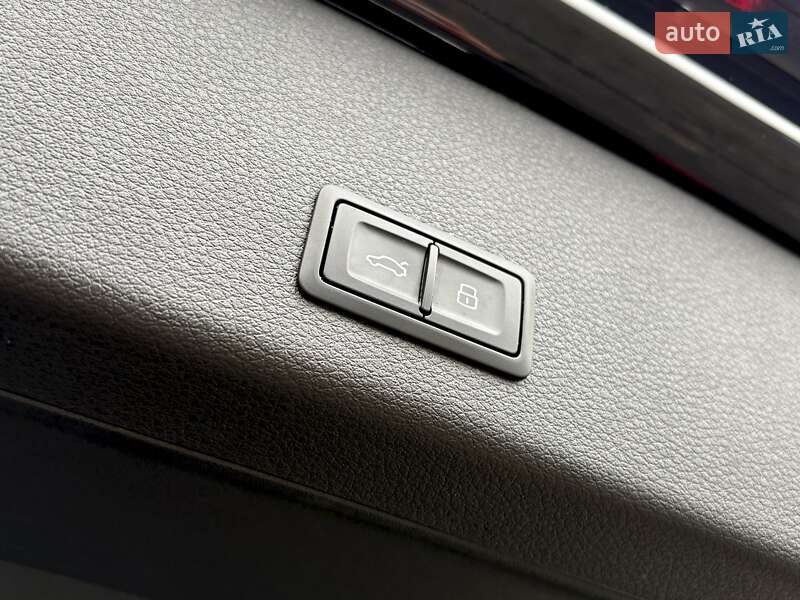 Позашляховик / Кросовер Audi SQ8 e-tron 2024 в Ковелі