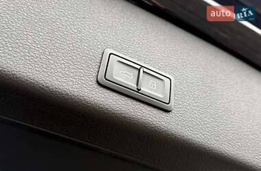 Внедорожник / Кроссовер Audi SQ8 e-tron 2024 в 