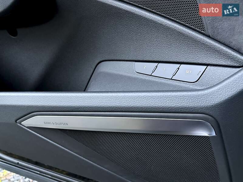 Позашляховик / Кросовер Audi SQ8 e-tron 2024 в Ковелі