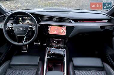 Внедорожник / Кроссовер Audi SQ8 e-tron 2024 в 