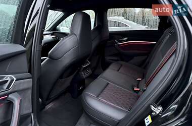 Внедорожник / Кроссовер Audi SQ8 e-tron 2024 в 