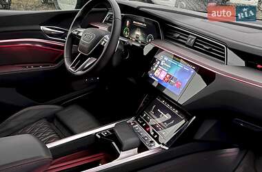 Внедорожник / Кроссовер Audi SQ8 e-tron 2024 в 