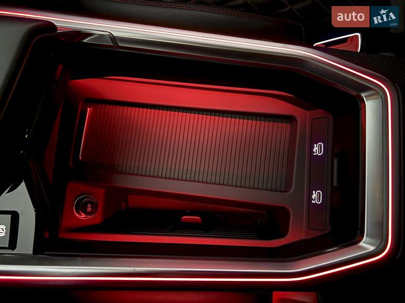 Позашляховик / Кросовер Audi SQ8 e-tron 2024 в Ковелі