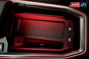 Внедорожник / Кроссовер Audi SQ8 e-tron 2024 в 
