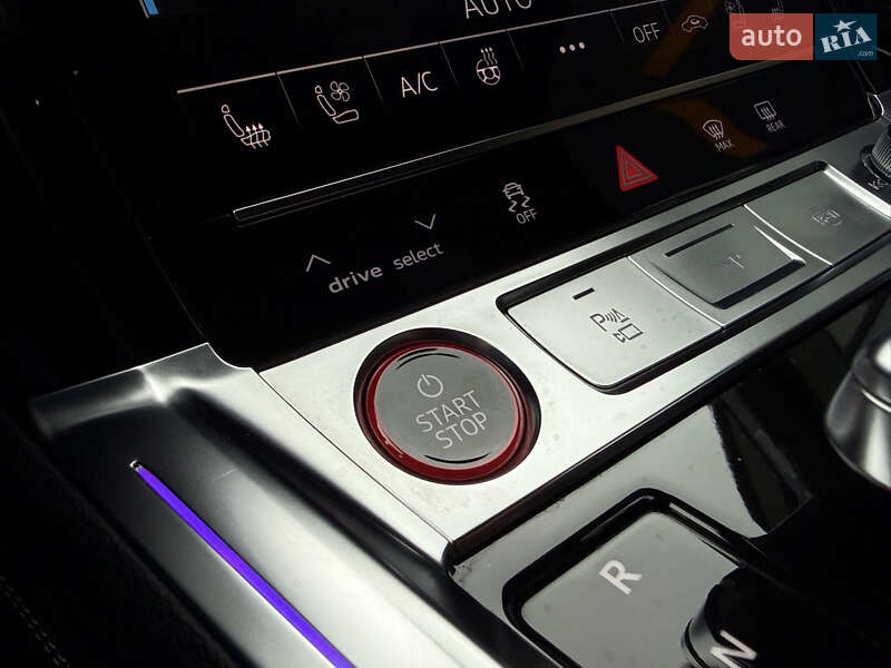 Внедорожник / Кроссовер Audi SQ8 e-tron 2023 в Мукачево