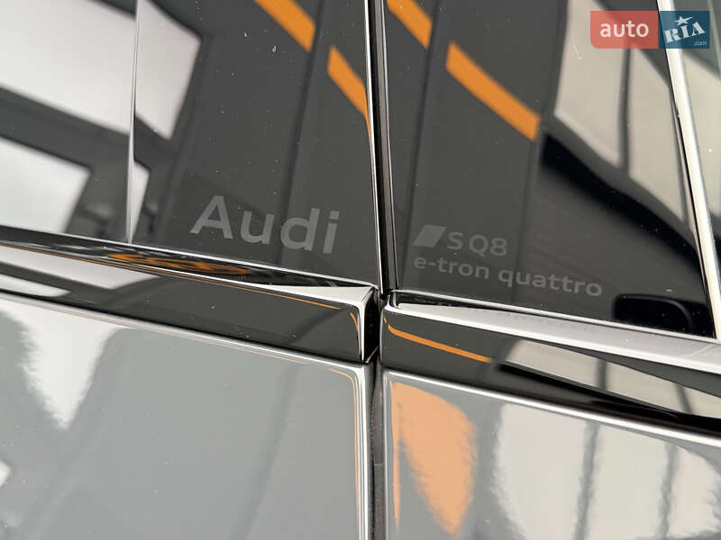 Внедорожник / Кроссовер Audi SQ8 e-tron 2023 в Мукачево